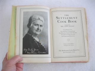 Mrs. Simon Kander THE SETTLEMENT COOK BOOK Settlement Cook Book Co. c