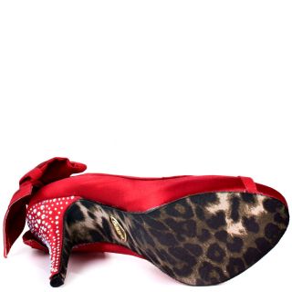 Betsey Johnsons 10 Caseyy R   Red Satin for 124.99