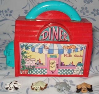 Pound Puppies Mini Playset Kibble Korner Hideaway Diner Figures Toys
