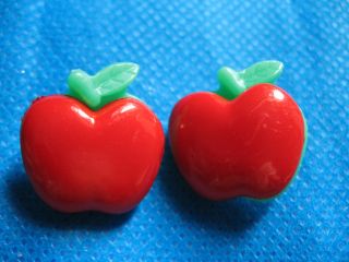 40 Plastic Apple 22mm Buttons Kids Red BU035