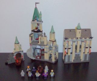Lego   Harry Potter 4709 Hogwarts Castle (2001 Version) w/ Minifigures
