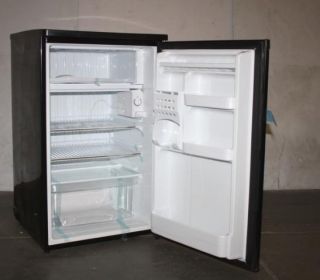Magic Chef MCBR405B 4 5 CU ft Compact Refrigerator Black New