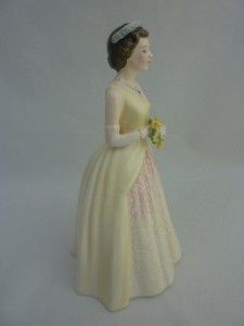 Royal Doulton Her Majesty Queen Elizabeth II HN3440 Figurine Figure