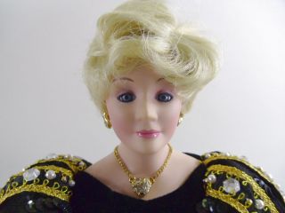 Mary Kay Ash 30th Anniversary Collectors Doll w Original Box COA