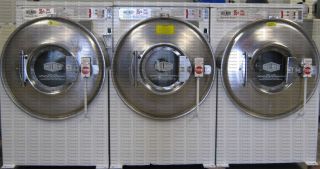Milnor 35lb Front Load Washing Machine 30015CWE