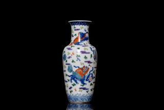 Pair Chinese Qing 18th C Wu Cai Porcelain Polychrome Vase Mark 5DF 7DF