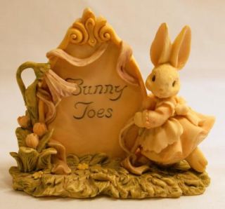 This is an adorable display plaque for the Bunny Toes collection of