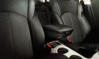 Nissan Juke Zubehörpaket Leder Armlehne, Fussmatten, Einstiegsleisten