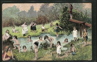 AK Badegaeste am Flussufer kleine Kinder spielen und baden am Ufer des