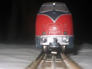 Märklin HO Modellbahn mit Lok V 200, Waggons, Trafo und Kleinmaterial