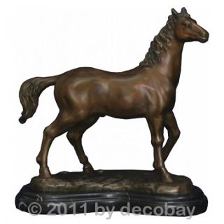 Bronze Pferd Statue aufmerksam auf Bronze Marmor Sockel geschwungen
