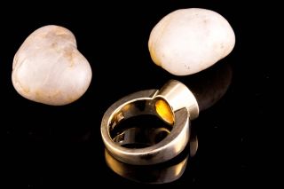 Bogner   Modischer Citrin Ring mit warmer Ausstrahlung in 750er Gold