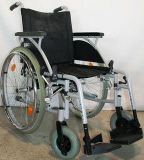 Falt Rollstuhl SUNRISE MEDICAL BREEZY / Sitzbreite 45 cm