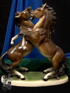 AUFSTEIGENDE PFERDE  37cm Groß Pferd KERAMOS WIEN Keramik Skulptur