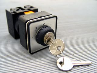 Klöckner Moeller Schlüsselschalter TO 2 8230 NEU X339