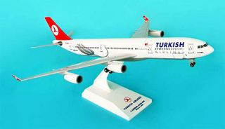 Turkish Airlines Airbus A340 300 1:200 SkyMarks Flugzeug Modell SKR357