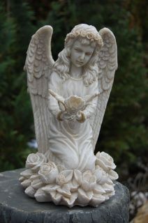 Engel kniend mit Taube in der Hand Garten Figur Grab Neu