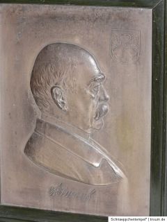 R089 } Bildnis / Relief Otto von Bismarck Reichskanzler   signiert R