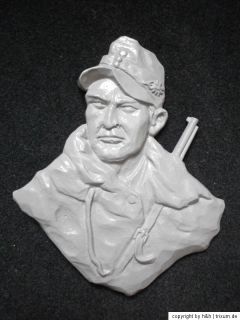 Gebirgsjäger Soldat Edelweiß Relief Keramik