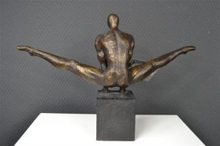 Skulptur Athlet Bronze Statue nackter Mann Turner Dekofigur Deko