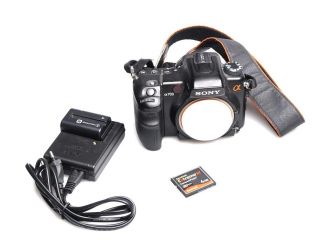 Sony Alpha 700 A700 DSLR 12.2 MP Digitalkamera   Schwarz