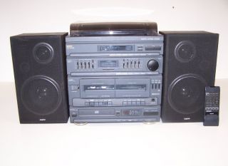 SANYO DC X802 Stereoanlage CD Player Plattenspieler Kassettendeck