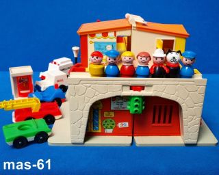 FISHER PRICE PLAY FAMILY VILLAGE 997 STADT VINTAGE