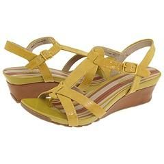 Kenneth Cole Reaction Sunny Dew Yellow Lizard Sandals