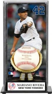 Mariano Rivera Gold Glove Baseball Display Case   New York