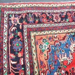 Persian Hamadan Handmade Red Rug (109 x 138)